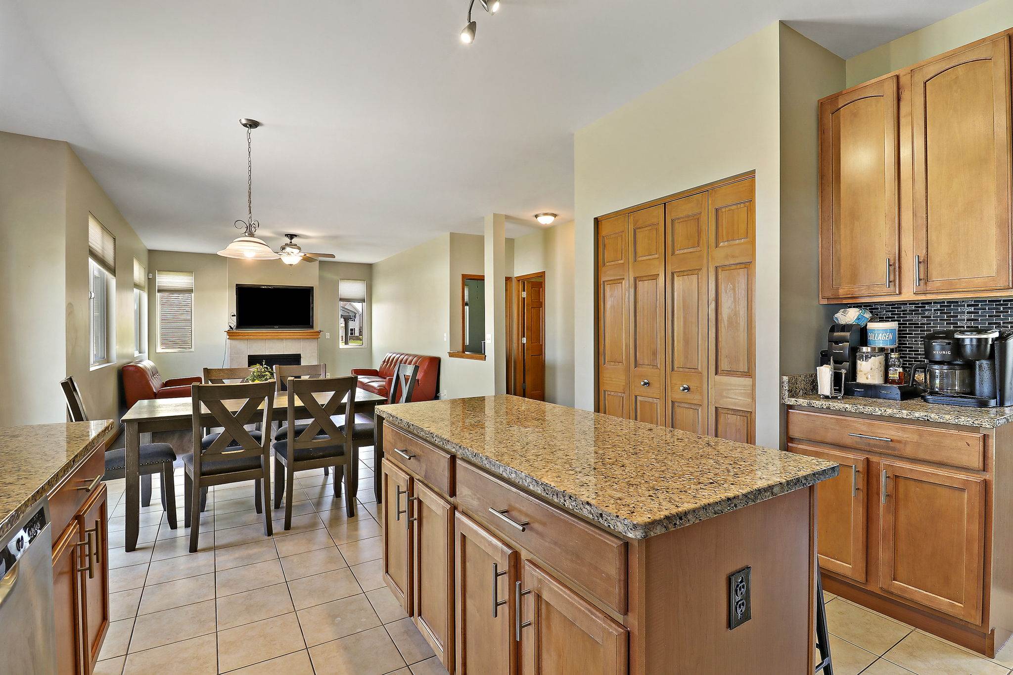 11418 61st St, Kenosha, WI 53142