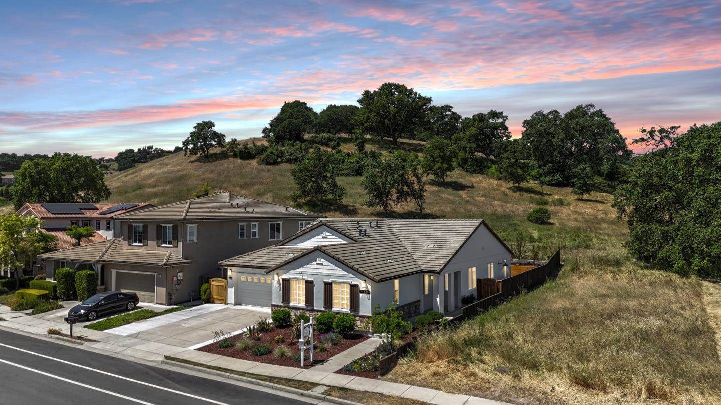 9283 Rancho Hills DR, Gilroy, CA 95020