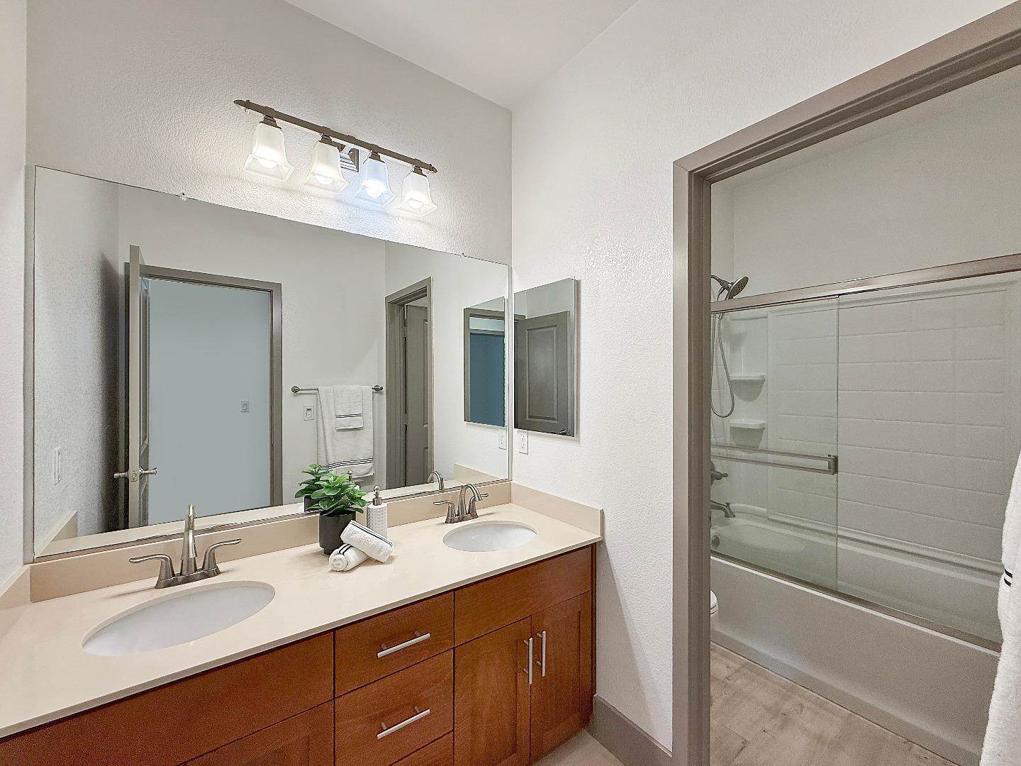 9283 Rancho Hills DR, Gilroy, CA 95020