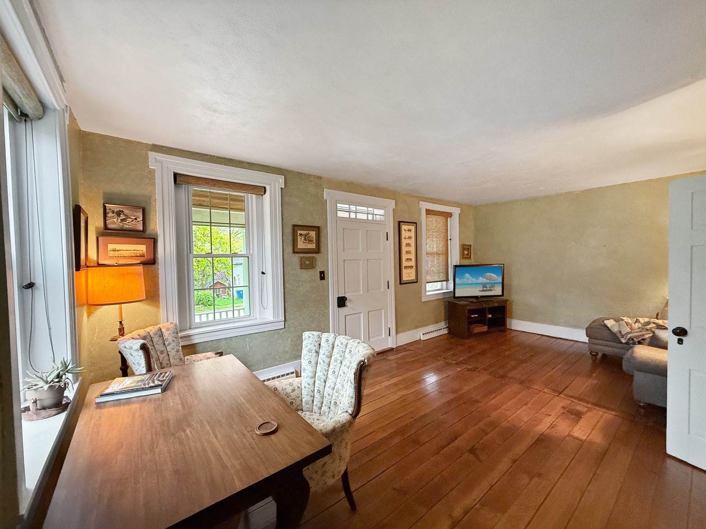 215 North Mill Street, Cedarville, IL 61013