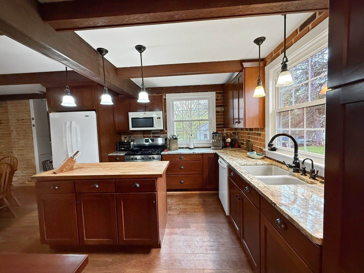 215 North Mill Street, Cedarville, IL 61013