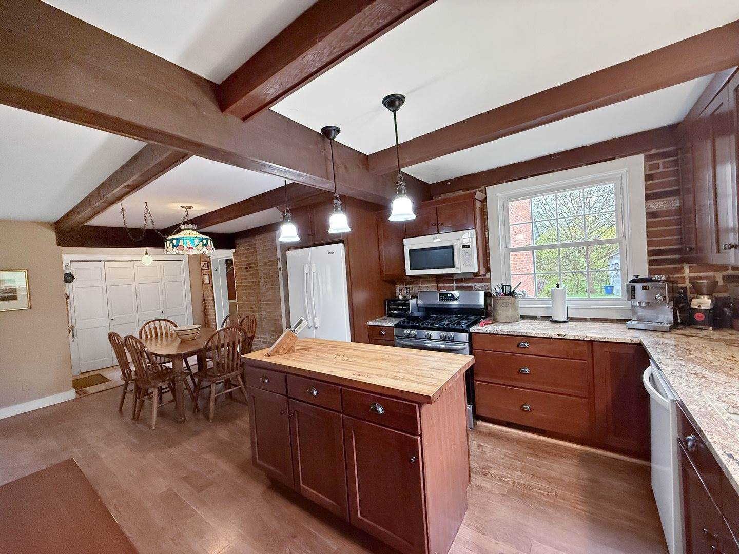 215 North Mill Street, Cedarville, IL 61013