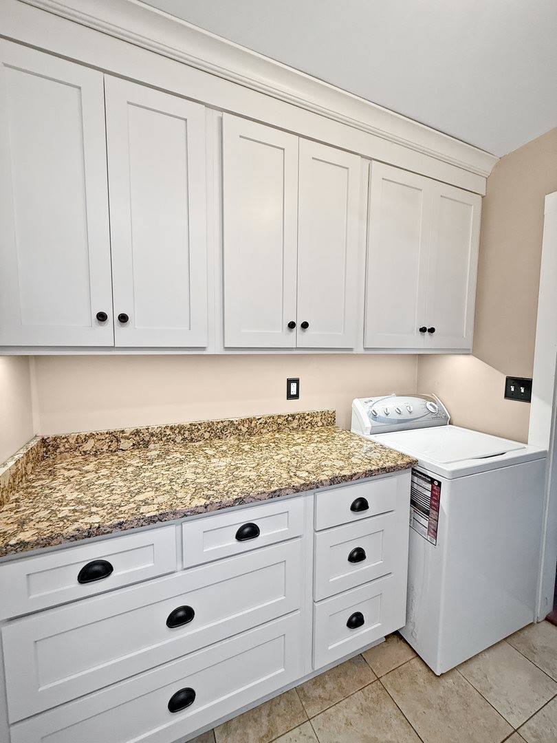 215 North Mill Street, Cedarville, IL 61013