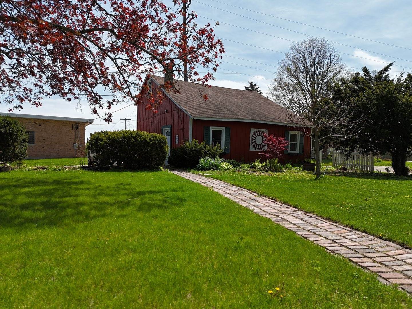 215 North Mill Street, Cedarville, IL 61013