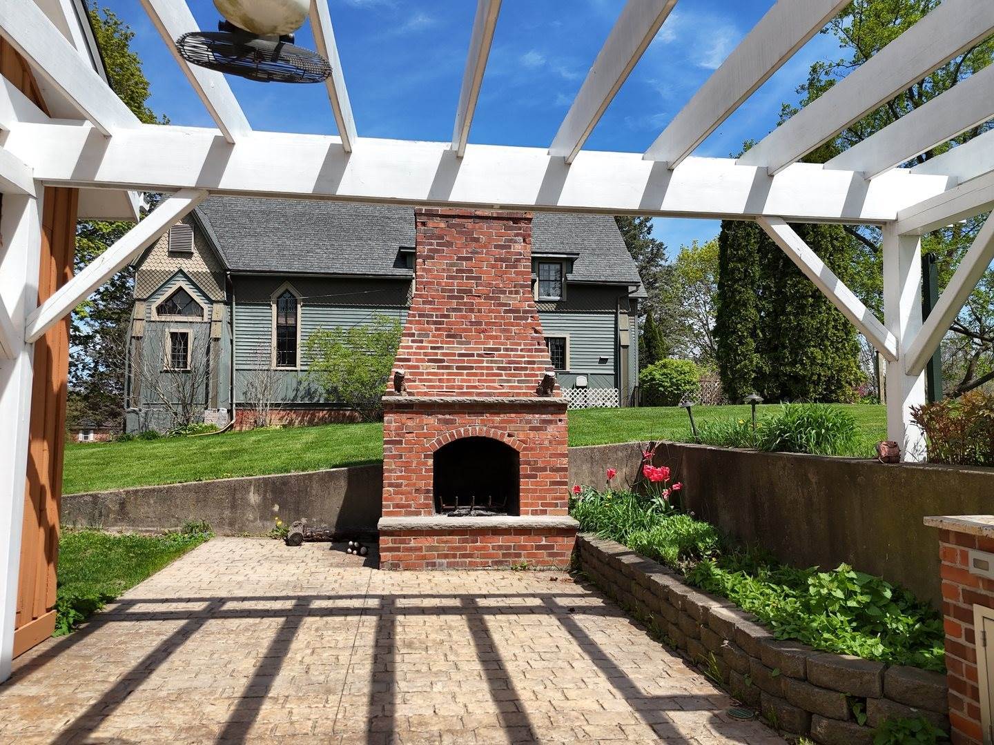 215 North Mill Street, Cedarville, IL 61013