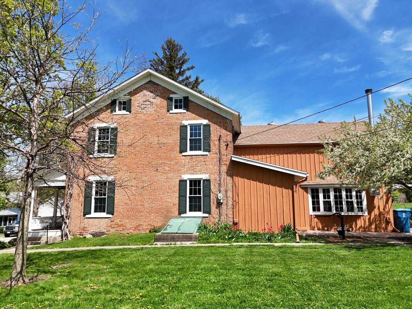 215 North Mill Street, Cedarville, IL 61013