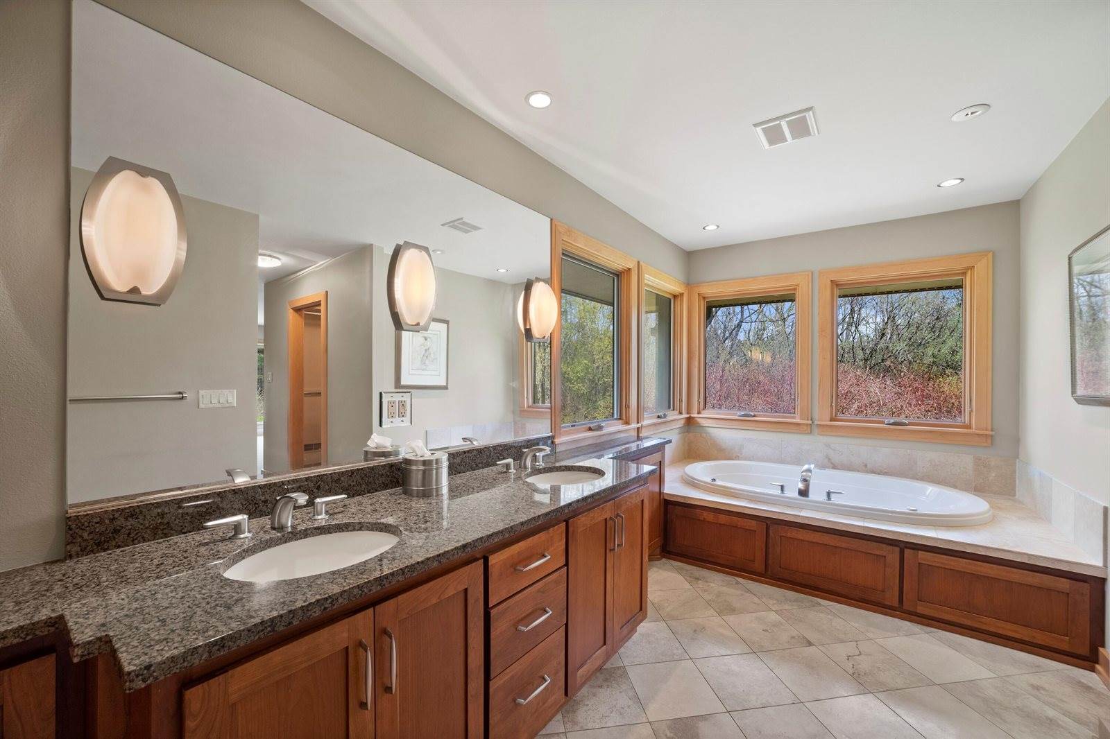 8350 North Pelican Ln, River Hills, WI 53217