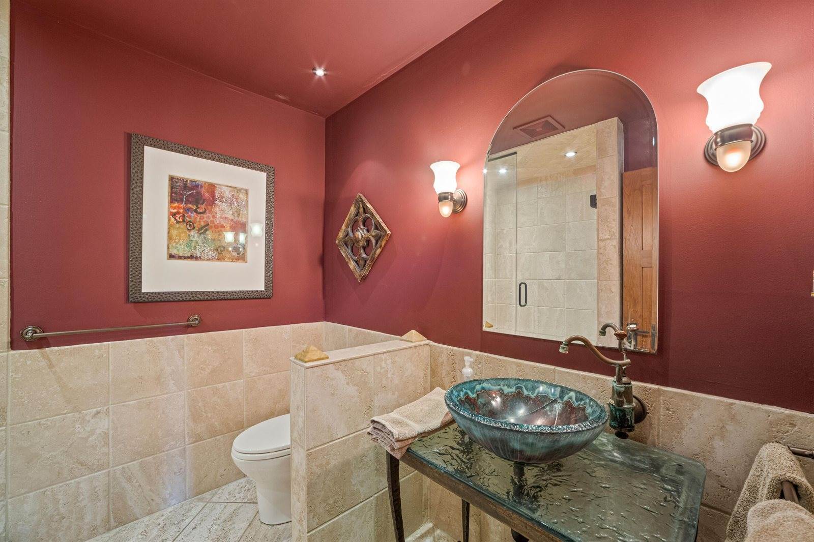 8350 North Pelican Ln, River Hills, WI 53217