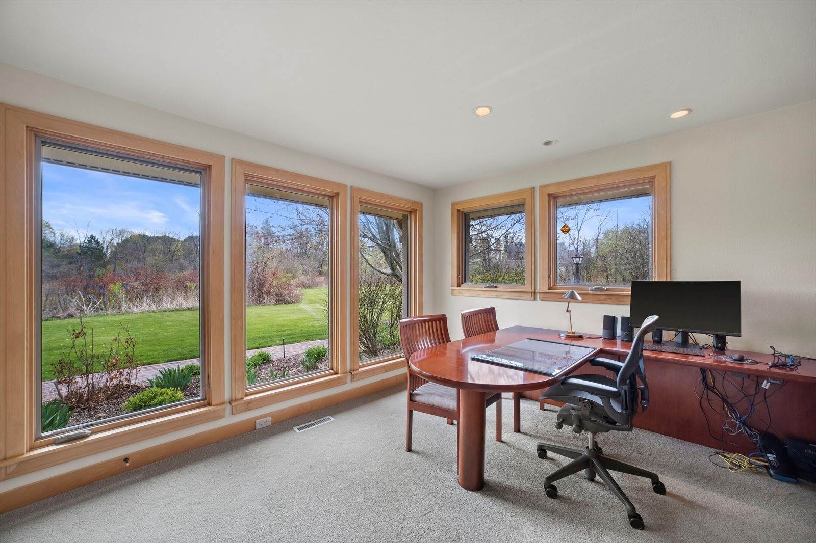 8350 North Pelican Ln, River Hills, WI 53217