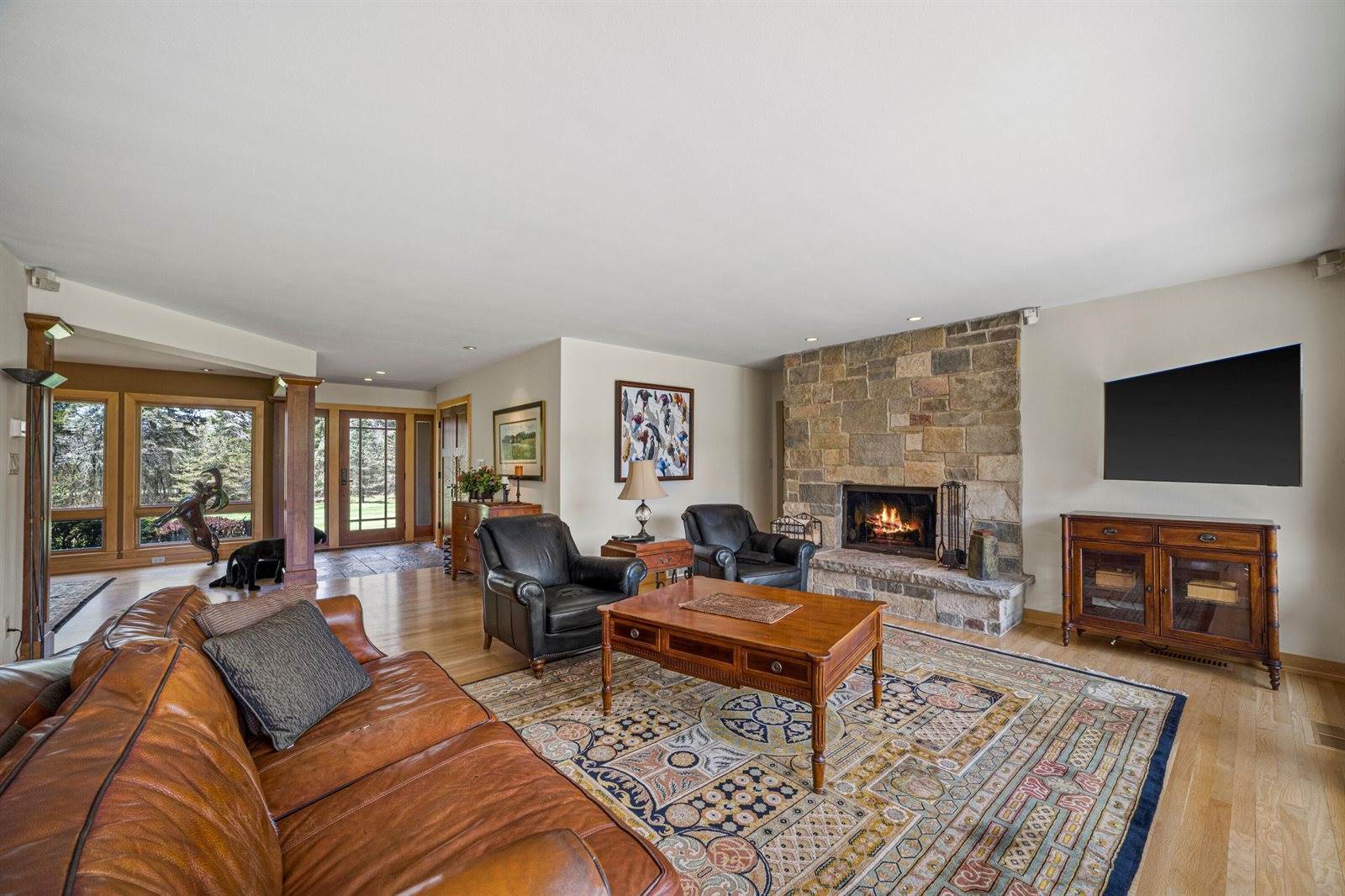 8350 North Pelican Ln, River Hills, WI 53217