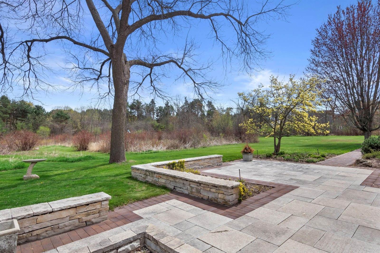 8350 North Pelican Ln, River Hills, WI 53217