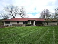 8350 North Pelican Ln, River Hills, WI 53217