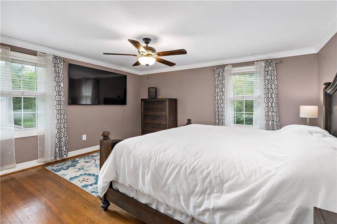 2381 Harrow Rd, Upper Saint Clair, PA 15241