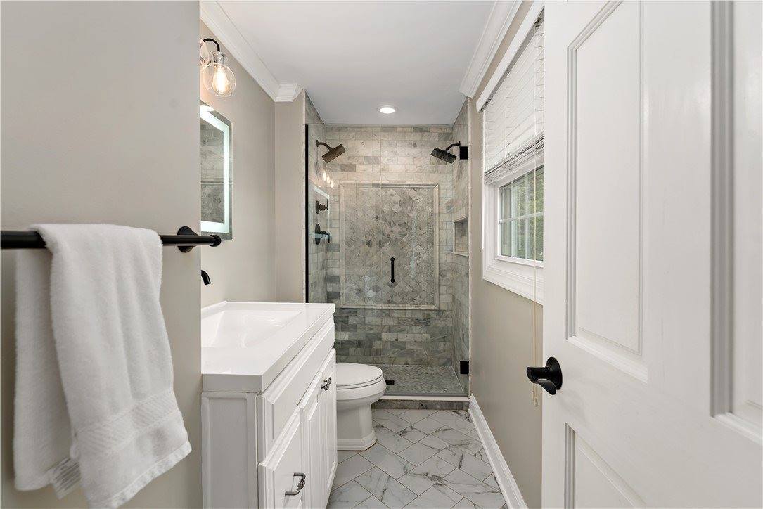 2381 Harrow Rd, Upper Saint Clair, PA 15241