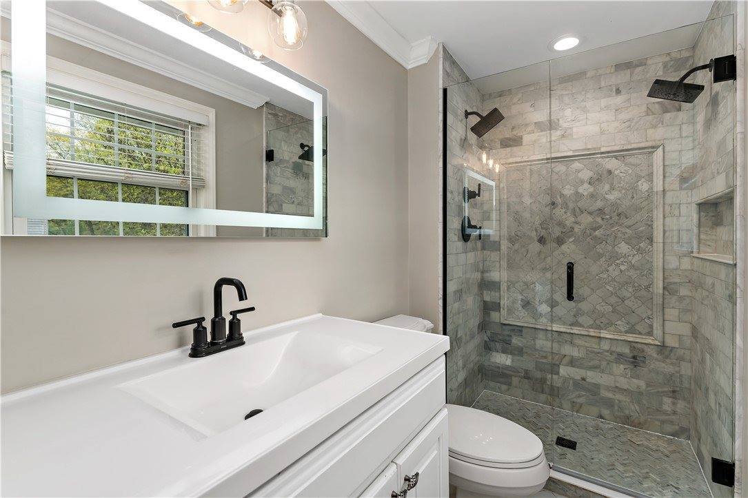 2381 Harrow Rd, Upper Saint Clair, PA 15241