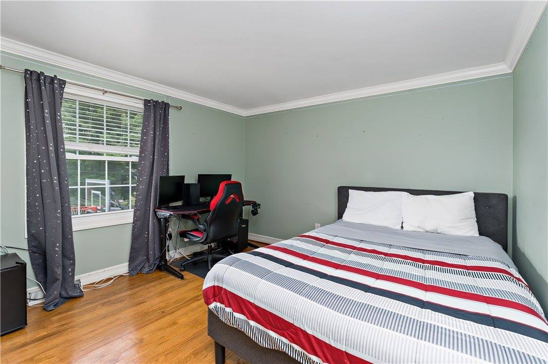 2381 Harrow Rd, Upper Saint Clair, PA 15241