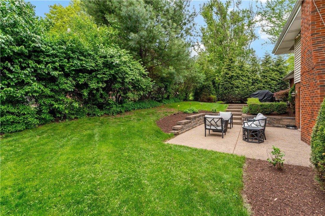 2381 Harrow Rd, Upper Saint Clair, PA 15241