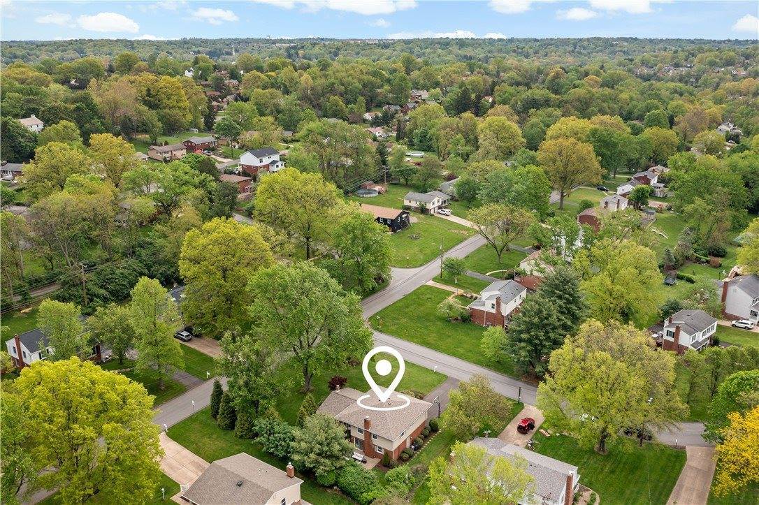 2381 Harrow Rd, Upper Saint Clair, PA 15241