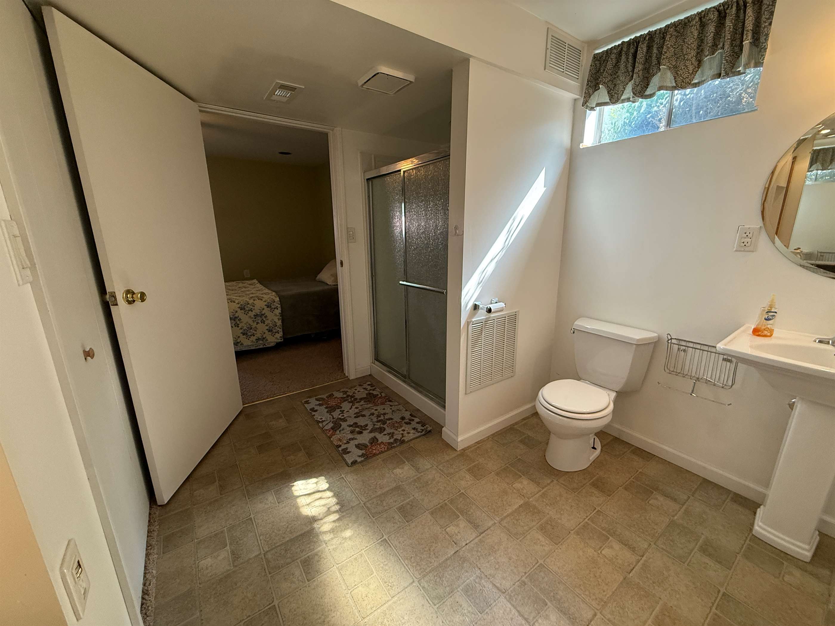 7408 SW 27th St, Topeka, KS 66614