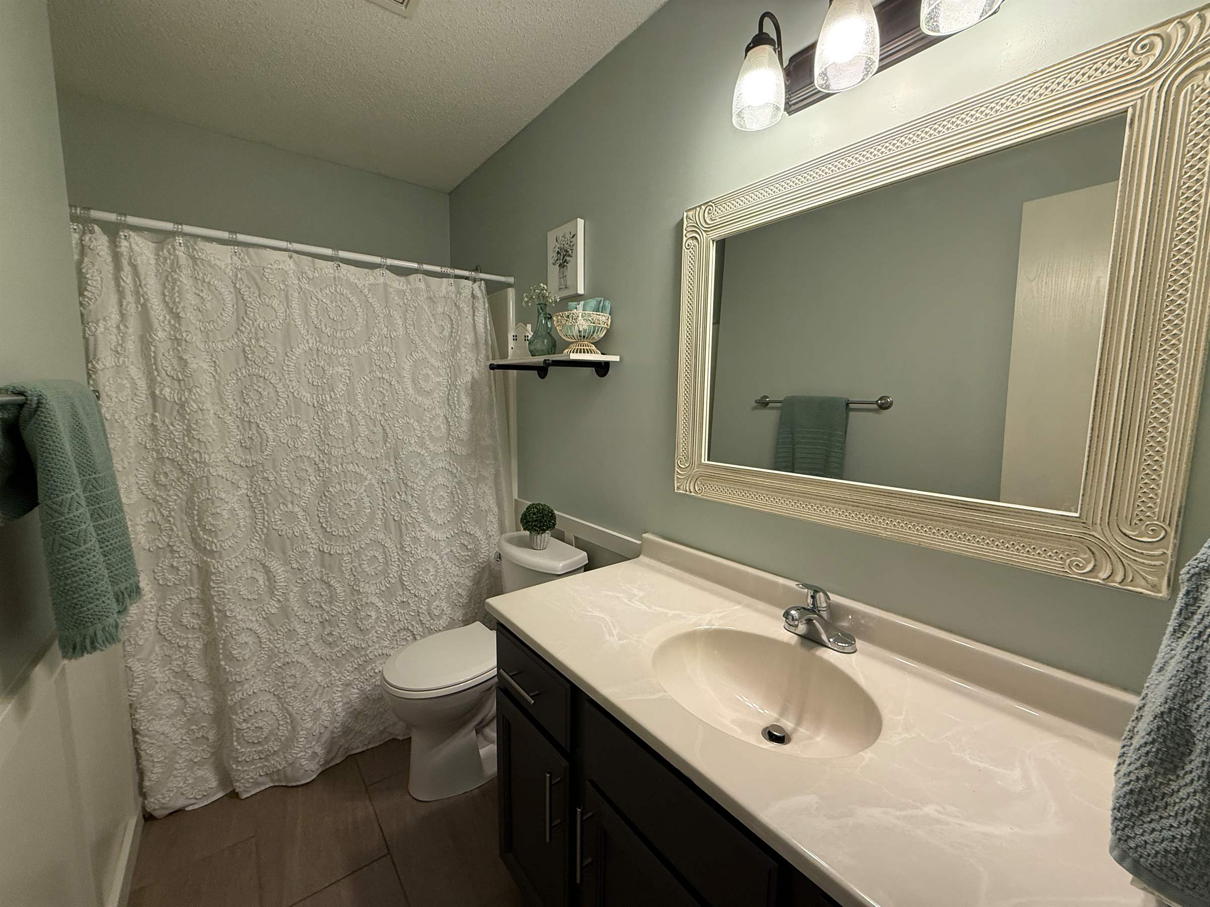 7408 SW 27th St, Topeka, KS 66614