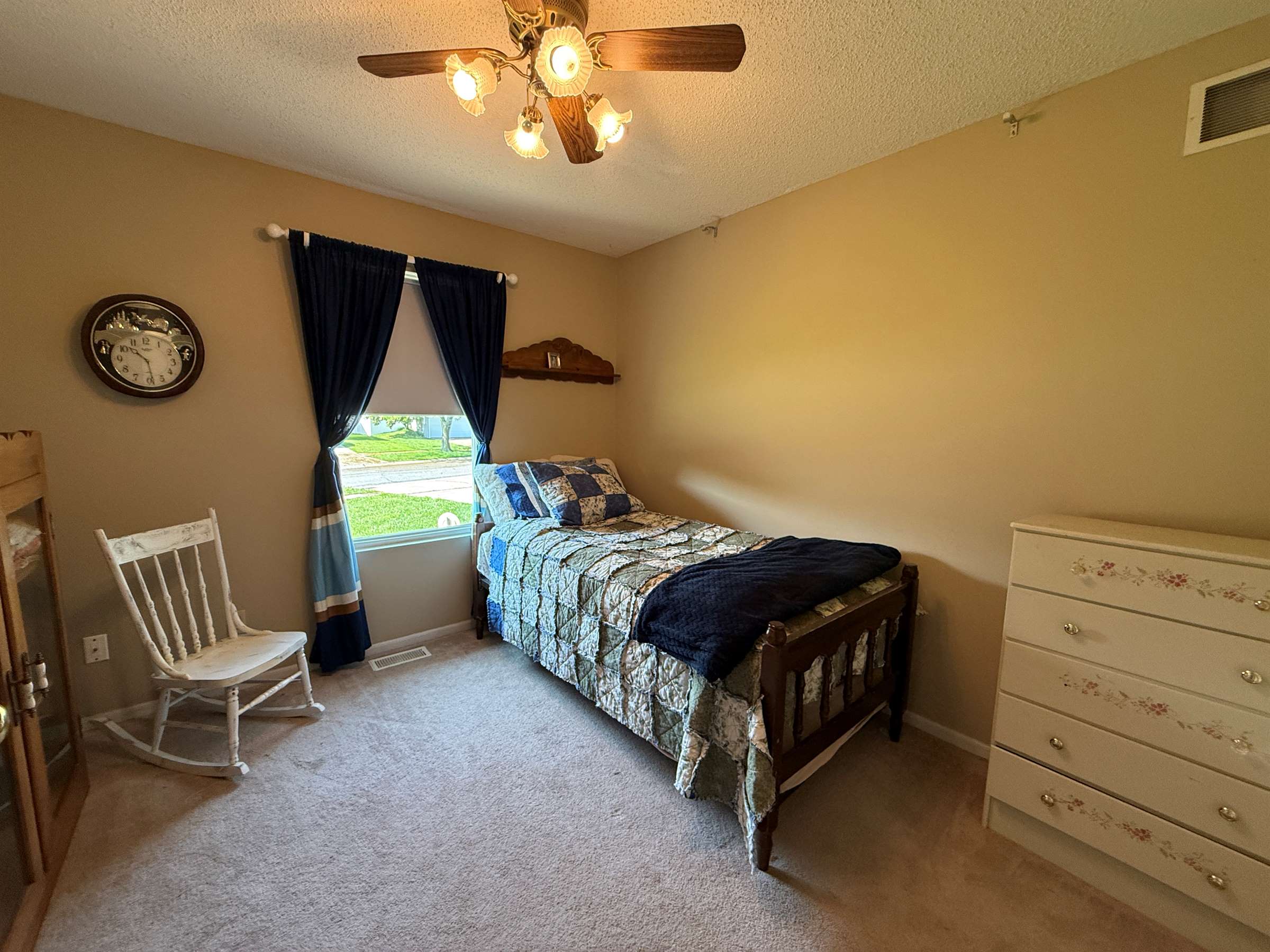 7408 SW 27th St, Topeka, KS 66614