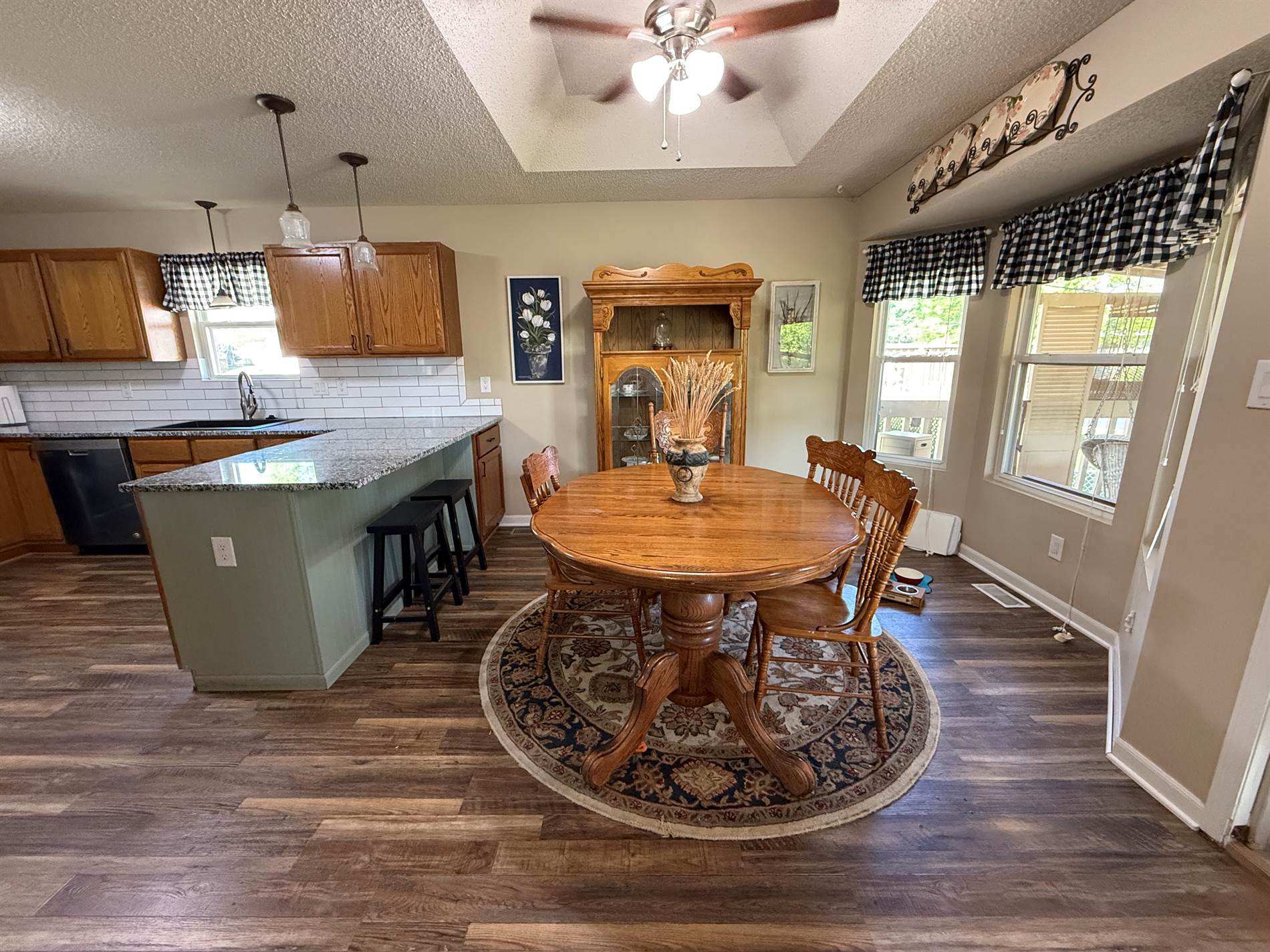 7408 SW 27th St, Topeka, KS 66614