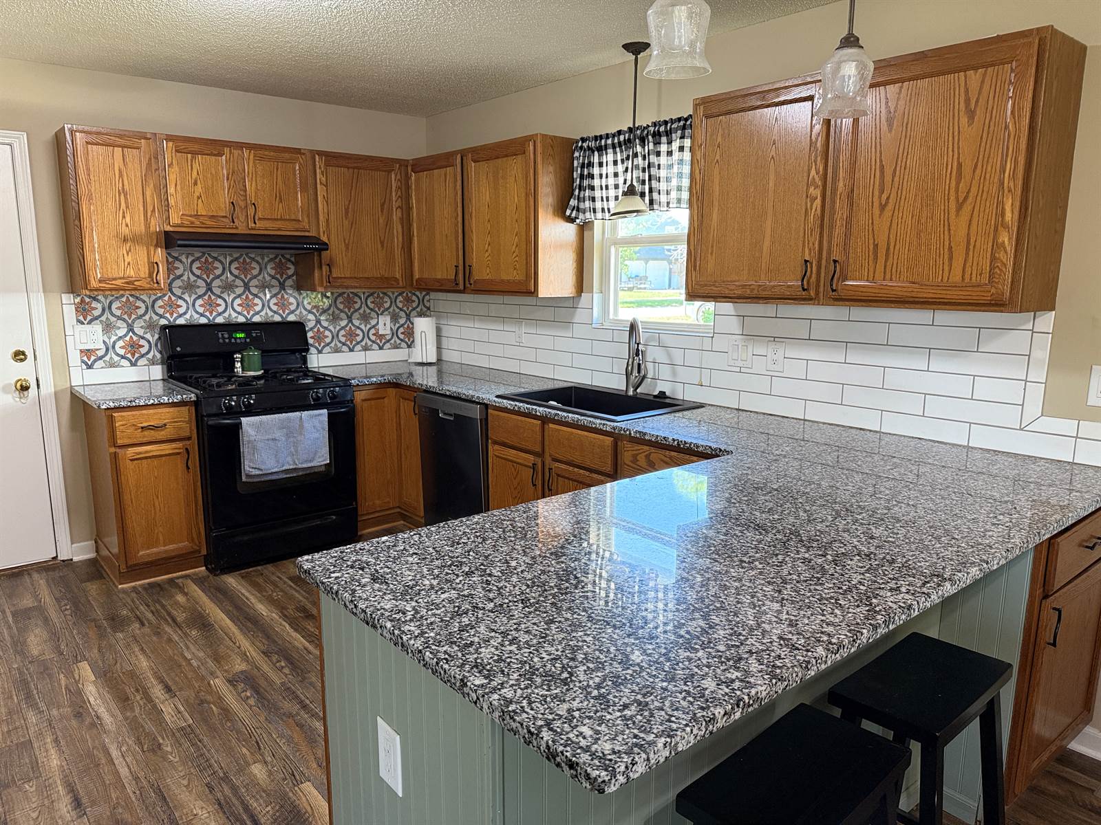 7408 SW 27th St, Topeka, KS 66614