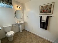 7408 SW 27th St, Topeka, KS 66614