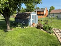 7408 SW 27th St, Topeka, KS 66614