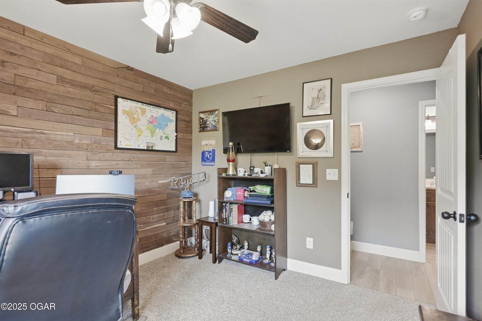 951 Lakeview Drive, Webb City, MO 64870