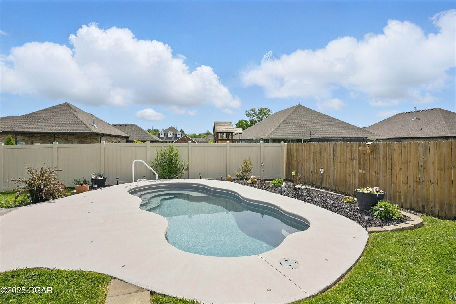 951 Lakeview Drive, Webb City, MO 64870