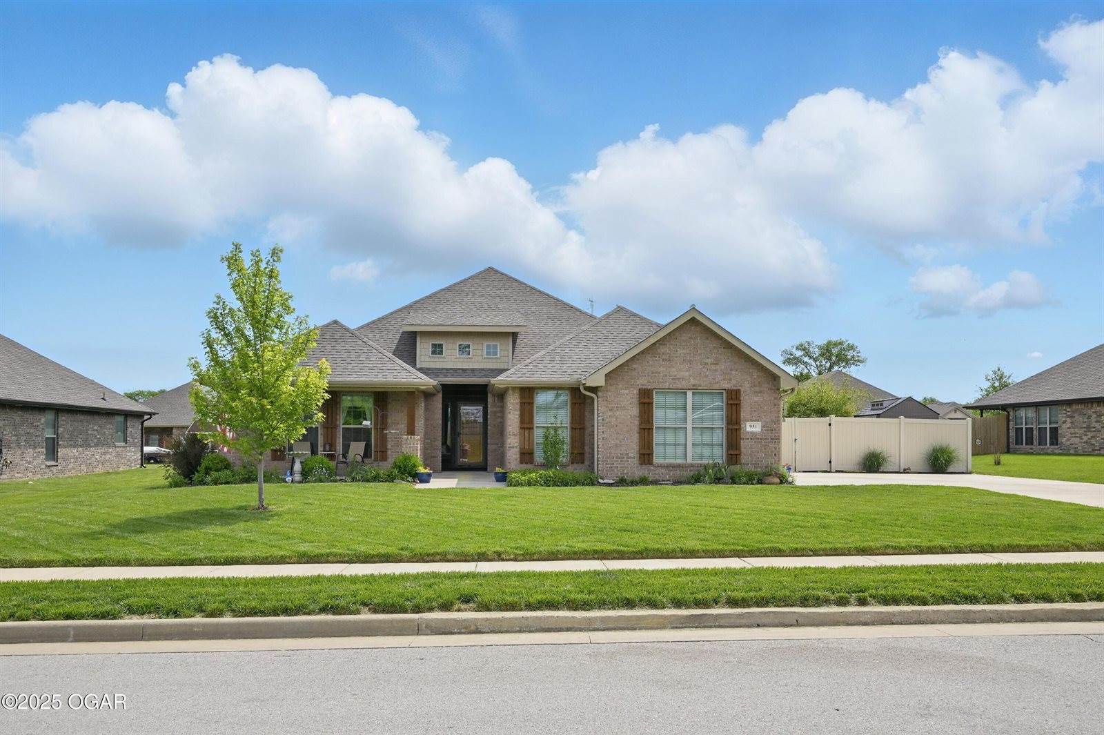 951 Lakeview Drive, Webb City, MO 64870