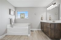 951 Lakeview Drive, Webb City, MO 64870