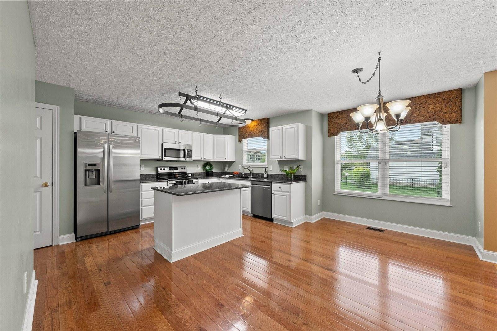 2938 Splitrock Road, Columbus, OH 43221