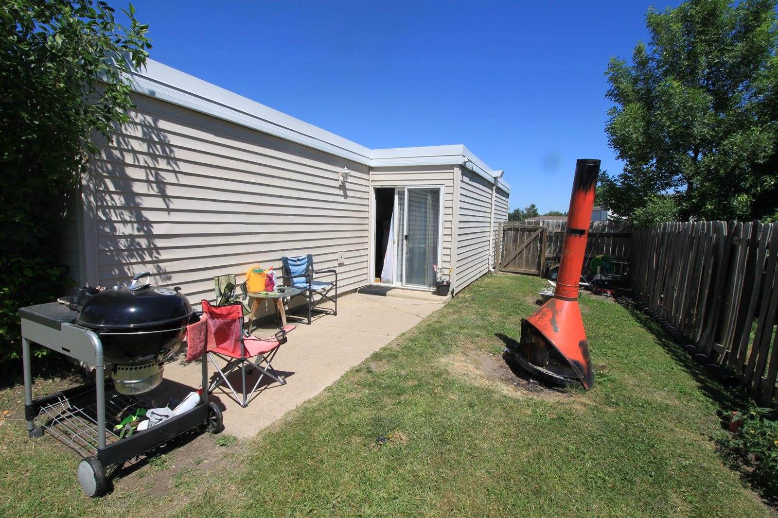 909A 21st Ave NW, Minot, ND 58703