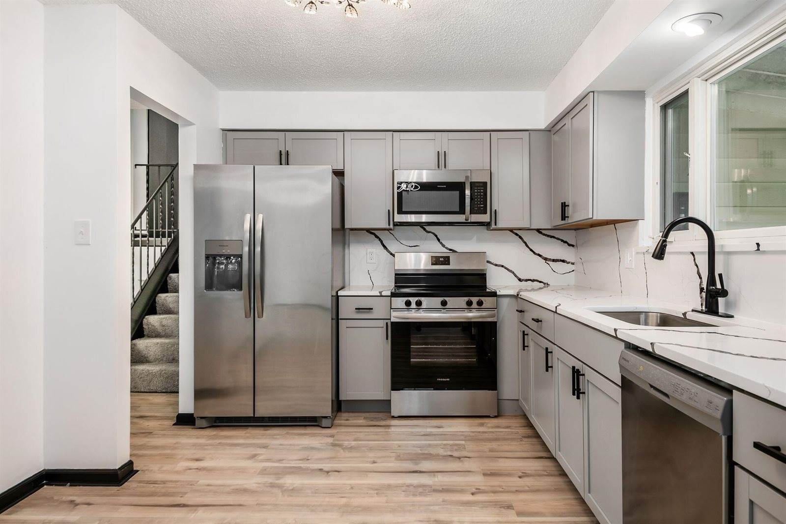 617 Codrington Circle, Columbus, OH 43230