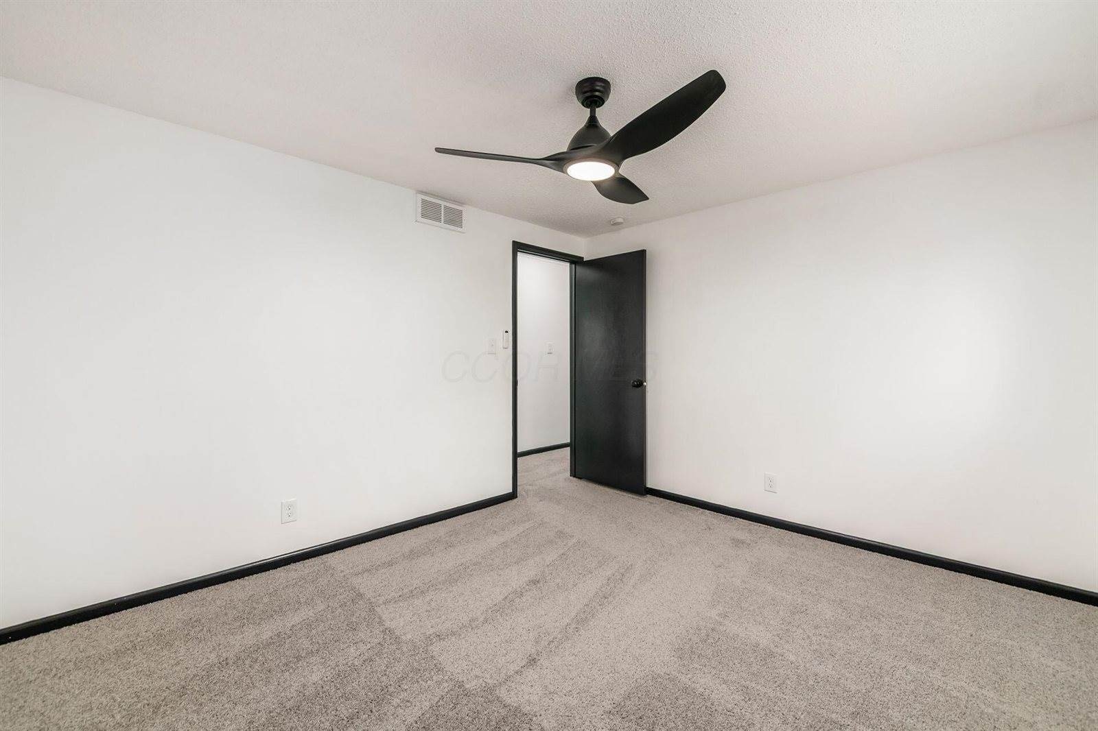 617 Codrington Circle, Columbus, OH 43230