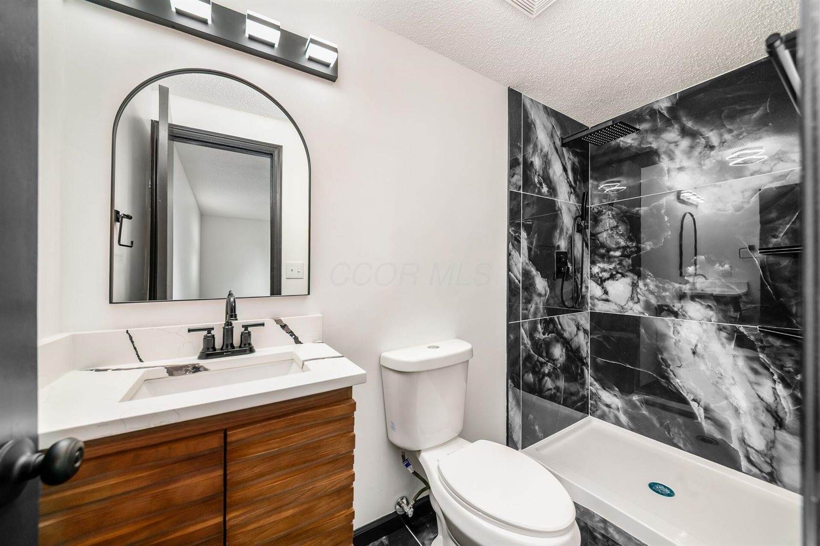 617 Codrington Circle, Columbus, OH 43230