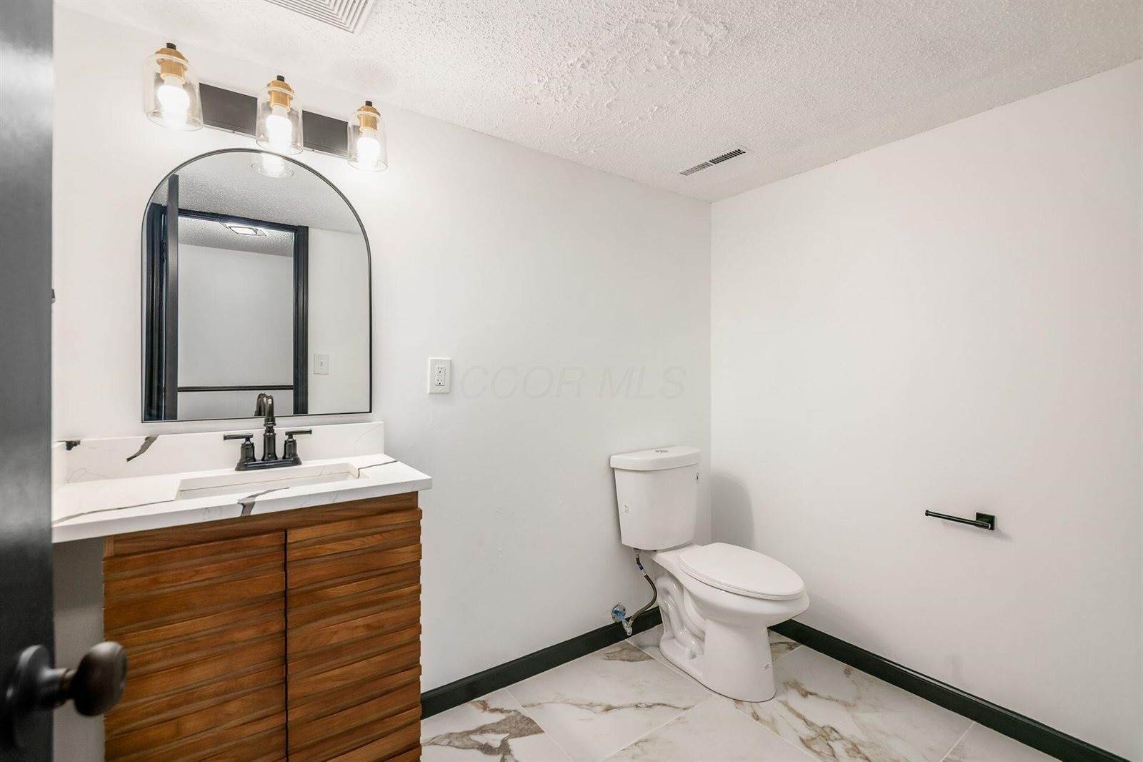 617 Codrington Circle, Columbus, OH 43230