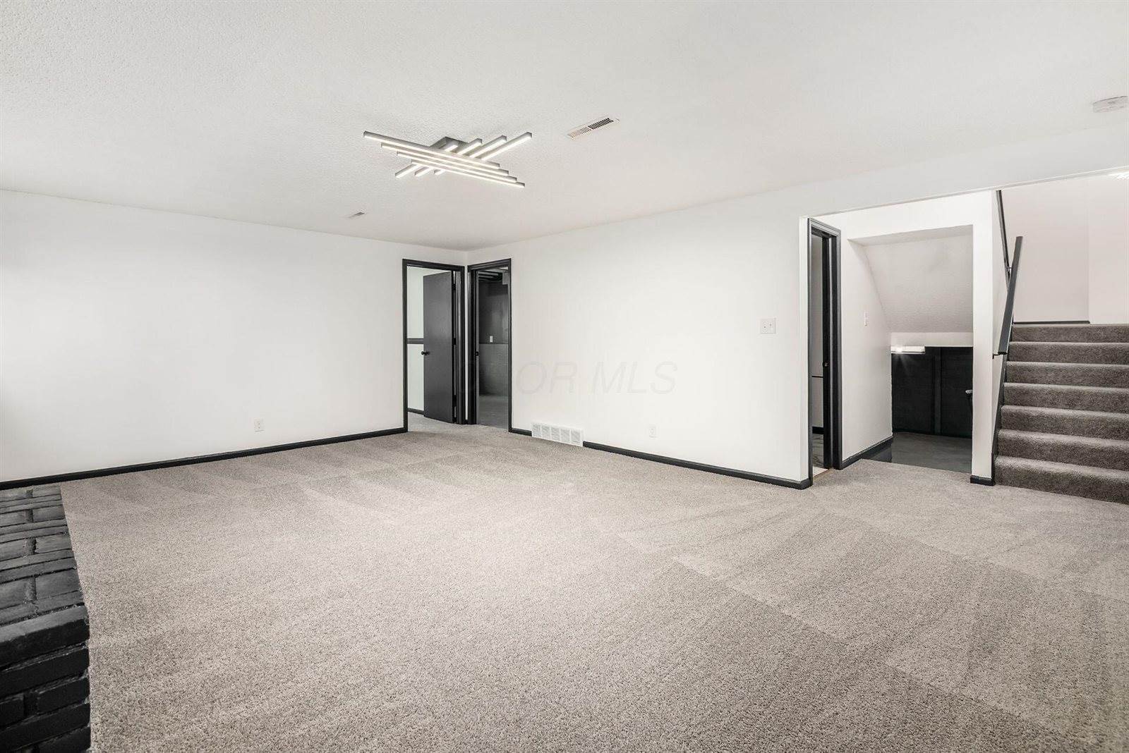 617 Codrington Circle, Columbus, OH 43230