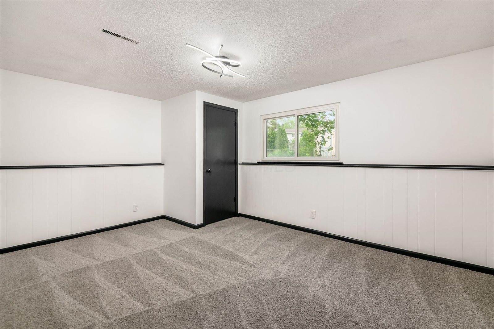 617 Codrington Circle, Columbus, OH 43230