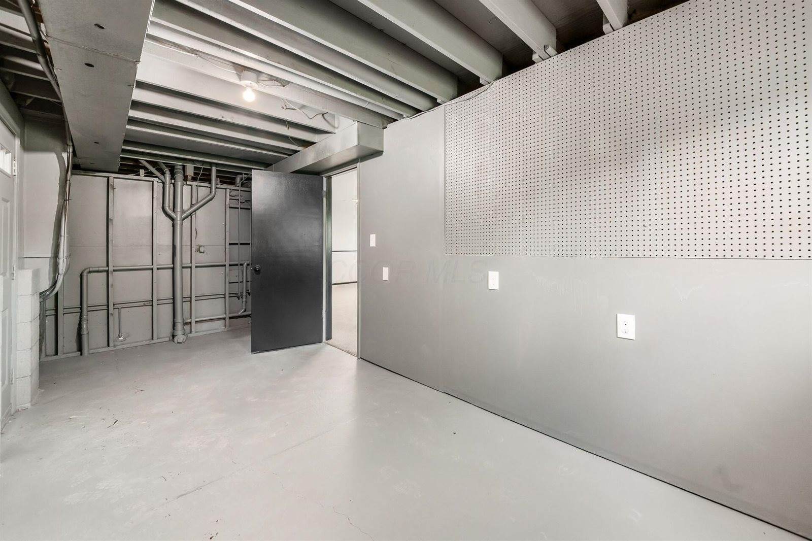 617 Codrington Circle, Columbus, OH 43230