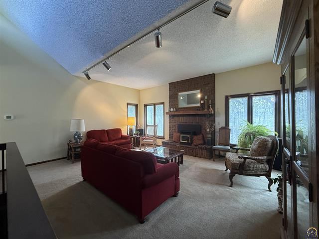 9445 Deer Trail Rd, Hoyt, KS 66440