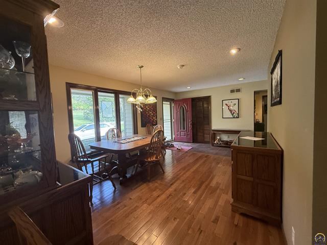 9445 Deer Trail Rd, Hoyt, KS 66440