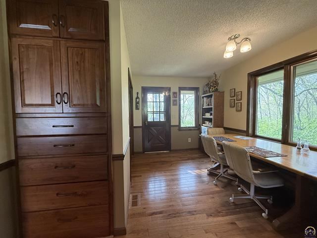 9445 Deer Trail Rd, Hoyt, KS 66440