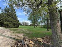 9445 Deer Trail Rd, Hoyt, KS 66440