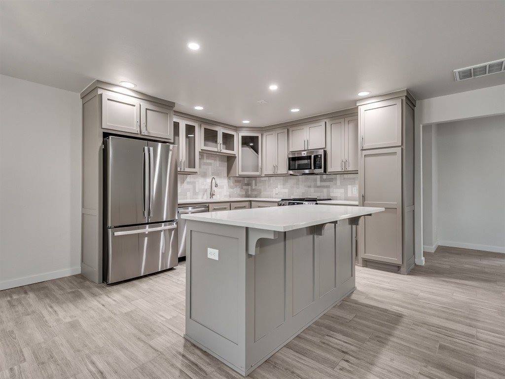 203 East Chicago Street, Shawnee, OK 74804