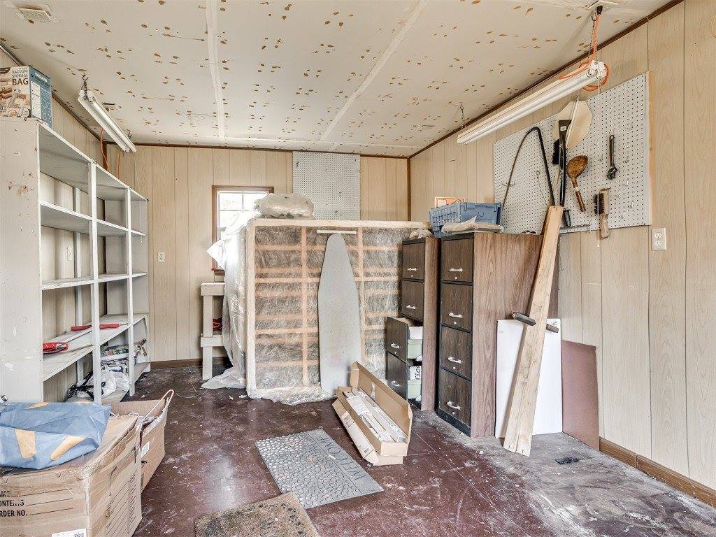 203 East Chicago Street, Shawnee, OK 74804