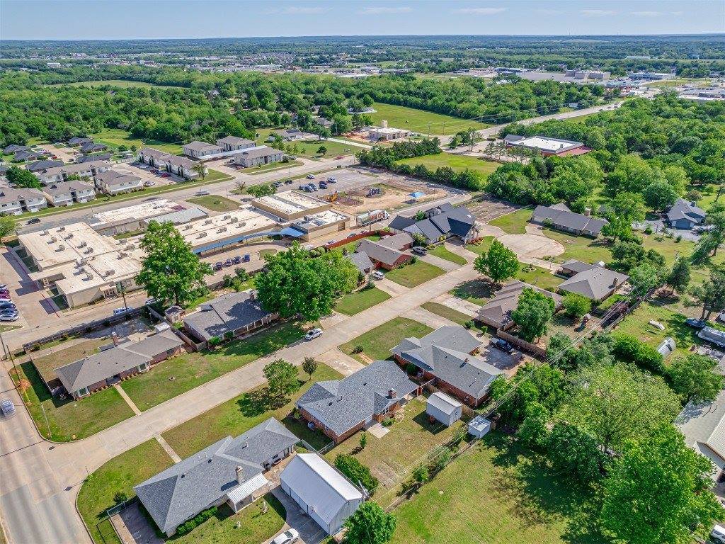 203 East Chicago Street, Shawnee, OK 74804