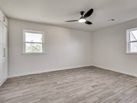 203 East Chicago Street, Shawnee, OK 74804